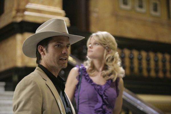 Timothy Olyphant and Joelle Carter in Justified.jpg